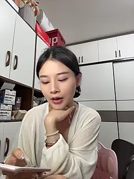 Snapshot of cuteluky18 chatting on 29, 5, 2026 cuteluky18 online show from 29, 5, 2026
