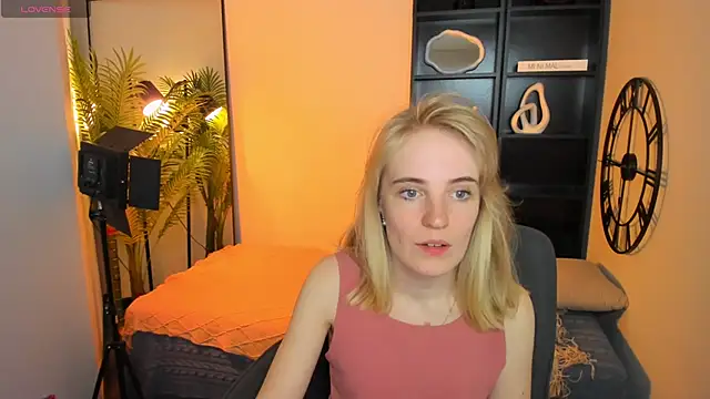 Snapshot of IrmaRonn chatting on 25, 5, 2026 IrmaRonn online show from 25, 5, 2026