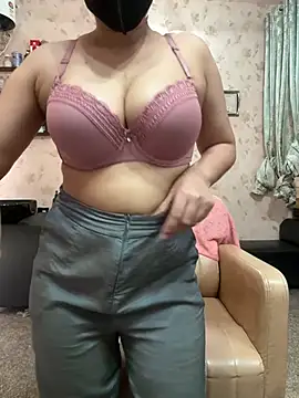 Snapshot of queen_sofiya chatting on 28, 6, 2026 queen sofiya online show from 28, 6, 2026