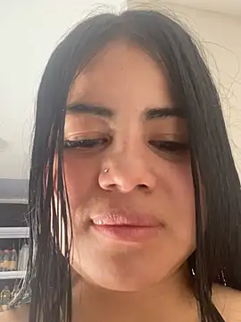 Snapshot of zoe_martinez chatting on 25, 5, 2026 zoe martinez online show from 25, 5, 2026