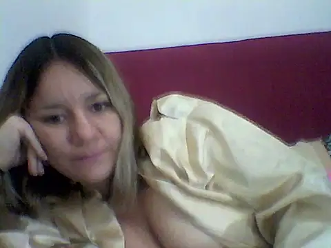 Snapshot of AllisonLove2 chatting on 9, 6, 2026 AllisonLove2 online show from 9, 6, 2026