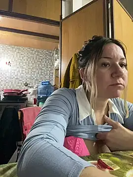 Snapshot of AllisonLove2 chatting on 8, 7, 2026 AllisonLove2 online show from 8, 7, 2026