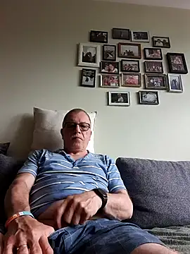 Snapshot of NextAct92 chatting on 14, 5, 2026 NextAct92 online show from 14, 5, 2026
