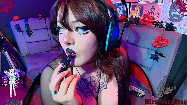 Snapshot of Alice_von_rose chatting on 27, 6, 2026 Alice von rose online show from 27, 6, 2026