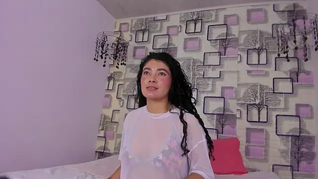 Snapshot of emilly_duque chatting on 19, 5, 2026 emilly duque online show from 19, 5, 2026
