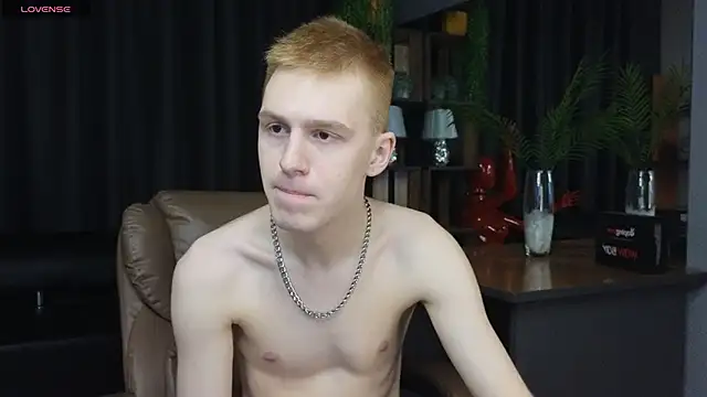 Snapshot of Tommy_CrashXXX chatting on 20, 5, 2026 Tommy CrashXXX online show from 20, 5, 2026