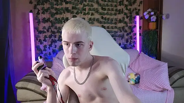 Snapshot of Tommy_CrashXXX chatting on 31, 5, 2026 Tommy CrashXXX online show from 31, 5, 2026