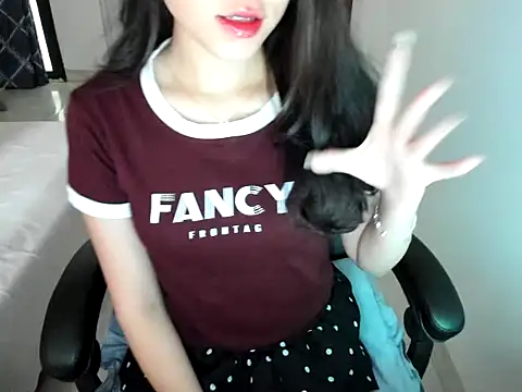 Snapshot of Linh_smile_ chatting on 30, 6, 2026 Linh smile online show from 30, 6, 2026