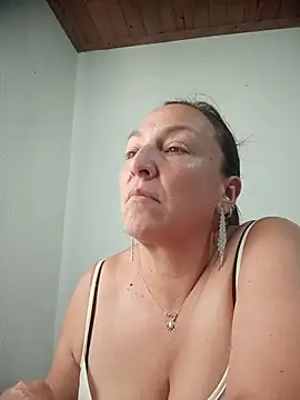 Snapshot of dangerous_milf chatting on 18, 7, 2026 dangerous milf online show from 18, 7, 2026