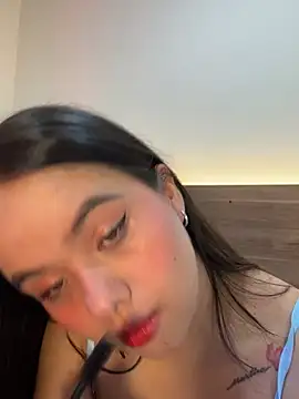 Snapshot of thamiina__ chatting on 2, 6, 2026 thamiina online show from 2, 6, 2026