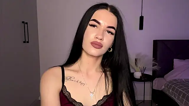 Snapshot of KarieEgge chatting on 3, 6, 2026 KarieEgge online show from 3, 6, 2026