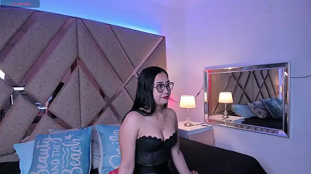 MiaMystic online show from 13, 5, 2026