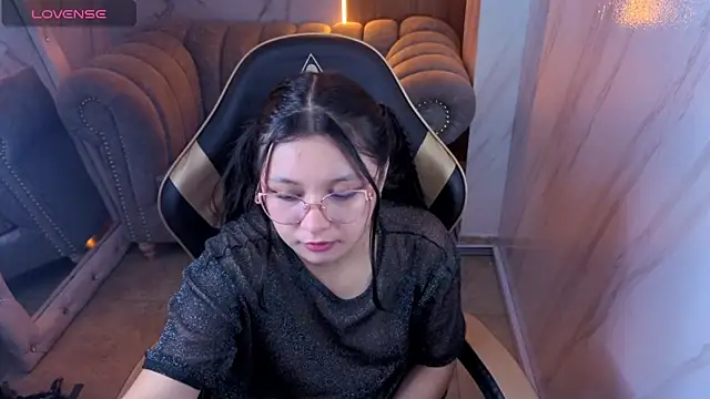 HoneyDoll tf online show from 26, 6, 2026