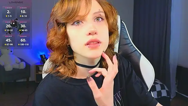 Snapshot of vampi_queen chatting on 4, 7, 2026 vampi queen online show from 4, 7, 2026