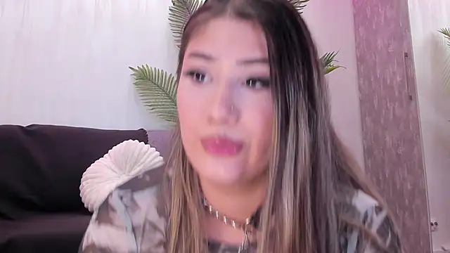 Snapshot of VivianneNicole chatting on 14, 5, 2026 VivianneNicole online show from 14, 5, 2026