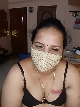 Snapshot of pirainilla chatting on 30, 5, 2026 pirainilla online show from 30, 5, 2026