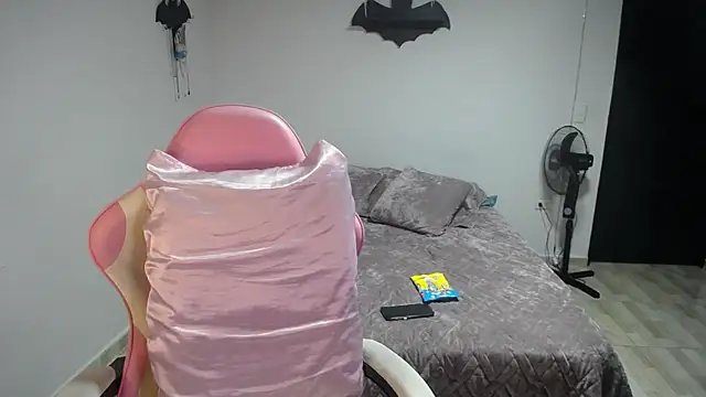 Snapshot of LiLuciana chatting on 2, 7, 2026 LiLuciana online show from 2, 7, 2026