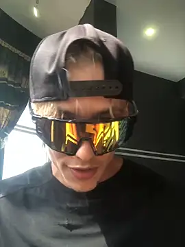 maxwell crazy1 online show from 14, 5, 2026