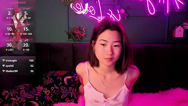 Snapshot of Runi_Asian chatting on 22, 6, 2026 Runi Asian online show from 22, 6, 2026