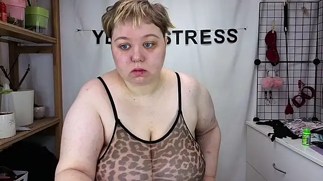 mistress molly online show from 17, 5, 2026