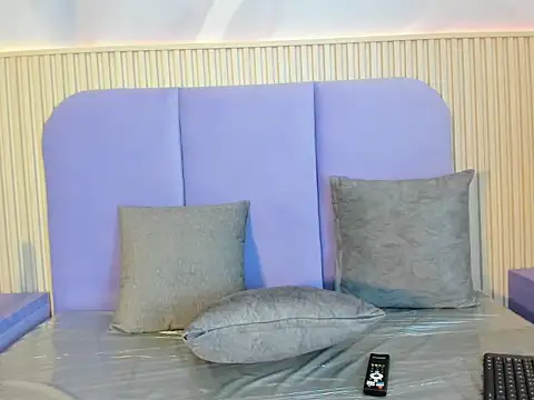 Abigail Aura online show from 4, 6, 2026