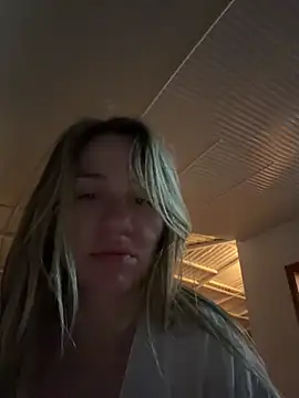 Snapshot of AnnaMist_ chatting on 20, 6, 2026 AnnaMist online show from 20, 6, 2026
