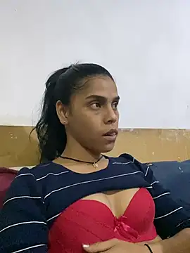 Snapshot of Saray_queen1 chatting on 2, 7, 2026 Saray queen1 online show from 2, 7, 2026