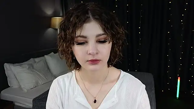 Snapshot of Kira__Fluffy chatting on 7, 6, 2026 Kira Fluffy online show from 7, 6, 2026