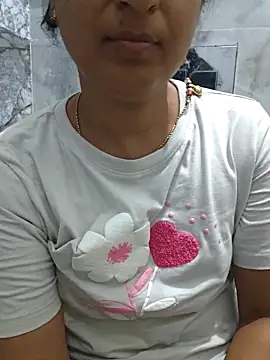Snapshot of Radhika_rekha_kannada chatting on 15, 5, 2026 Radhika rekha kannada online show from 15, 5, 2026
