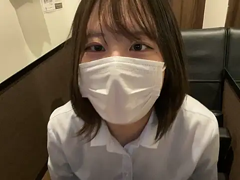 Snapshot of miniminimo_o chatting on 4, 6, 2026 miniminimo o online show from 4, 6, 2026