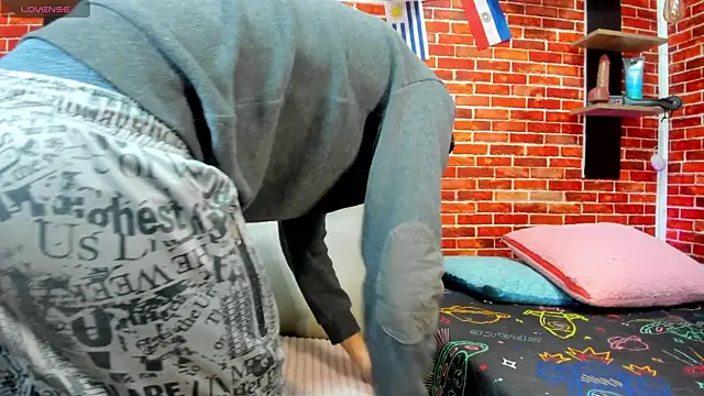 Hoot boyss  online show from 20, 6, 2026
