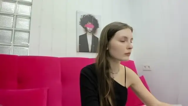 Snapshot of Shyly__Lisa chatting on 28, 6, 2026 Shyly Lisa online show from 28, 6, 2026