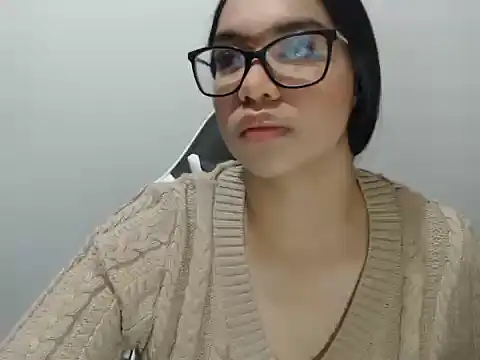 Snapshot of karen_golden1 chatting on 7, 6, 2026 karen golden1 online show from 7, 6, 2026