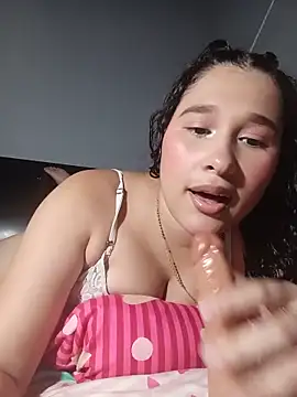Snapshot of LittleSweetZoe chatting on 9, 6, 2026 LittleSweetZoe online show from 9, 6, 2026