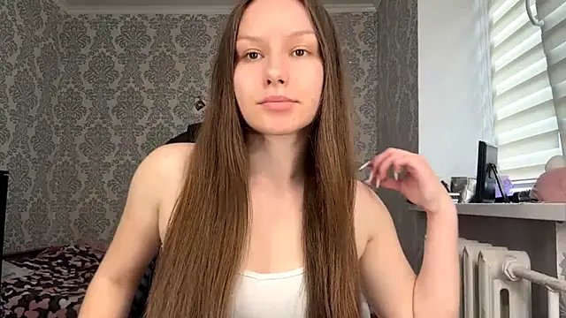 ShaylaChong online show from 18, 6, 2026