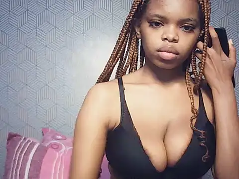 Snapshot of BustieLaura chatting on 11, 6, 2026 BustieLaura online show from 11, 6, 2026