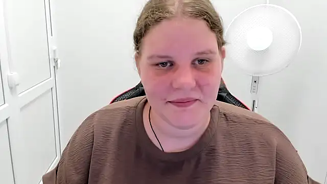 Snapshot of Bella_shyy_ chatting on 2, 7, 2026 Bella shyy online show from 2, 7, 2026