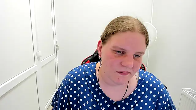 Snapshot of Bella_shyy_ chatting on 7, 7, 2026 Bella shyy online show from 7, 7, 2026