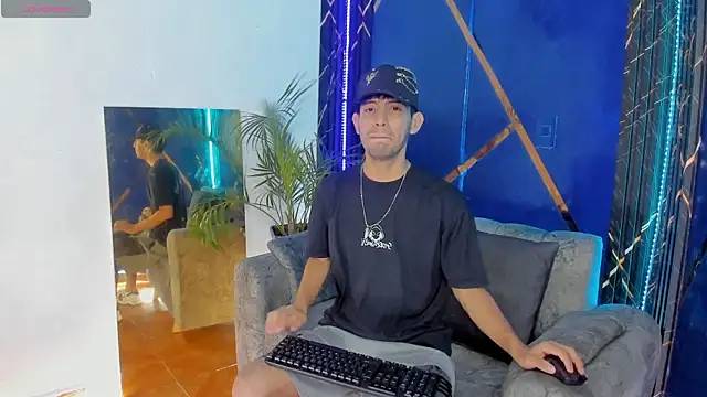 Snapshot of sexy_hairy1 chatting on 8, 7, 2026 sexy hairy1 online show from 8, 7, 2026