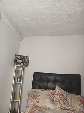 IzizX X online show from 5, 8, 2026
