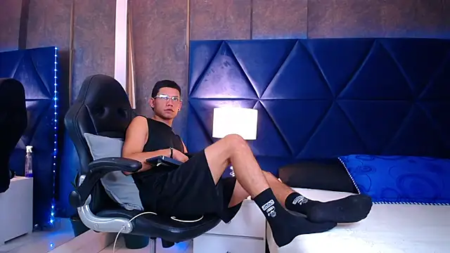 ThiagoFerrer  online show from 25, 6, 2026