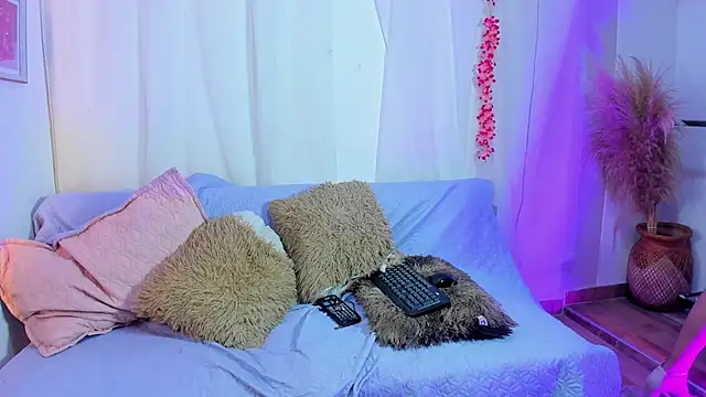 Snapshot of Your_Liliana69 chatting on 20, 5, 2026 Your Liliana69 online show from 20, 5, 2026