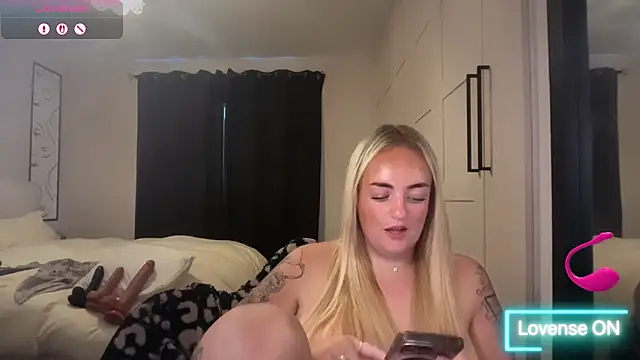 Snapshot of CurvyWetWife chatting on 13, 6, 2026 CurvyWetWife online show from 13, 6, 2026