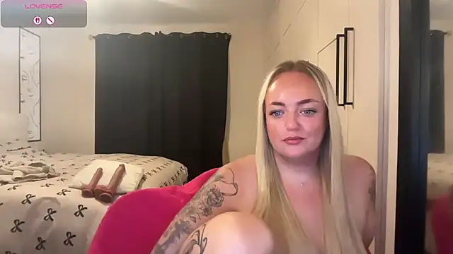 Snapshot of CurvyWetWife chatting on 27, 6, 2026 CurvyWetWife online show from 27, 6, 2026