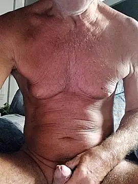 Snapshot of daddygil69 chatting on 2, 7, 2026 daddygil69 online show from 2, 7, 2026
