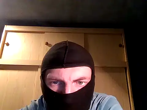 Snapshot of beuker22 chatting on 6, 7, 2026 beuker22 online show from 6, 7, 2026