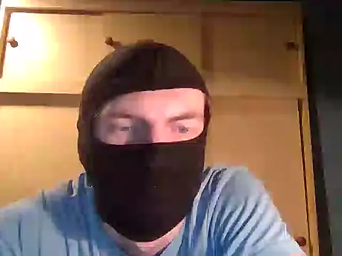 Snapshot of beuker22 chatting on 8, 7, 2026 beuker22 online show from 8, 7, 2026