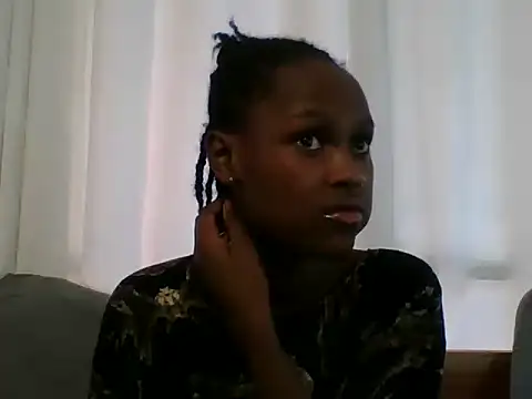 Snapshot of Sleek_petite chatting on 21, 6, 2026 Sleek petite online show from 21, 6, 2026