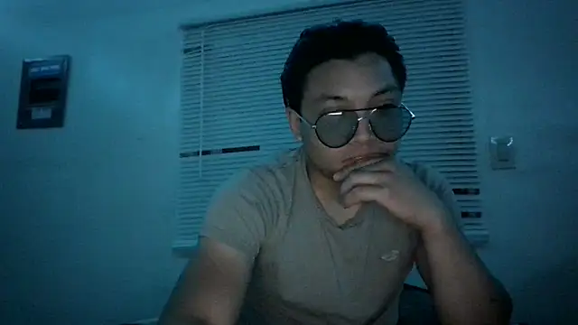 Snapshot of that-you chatting on 19, 5, 2026 that-you online show from 19, 5, 2026