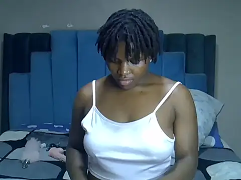 Snapshot of melanin_moon chatting on 3, 6, 2026 melanin moon online show from 3, 6, 2026